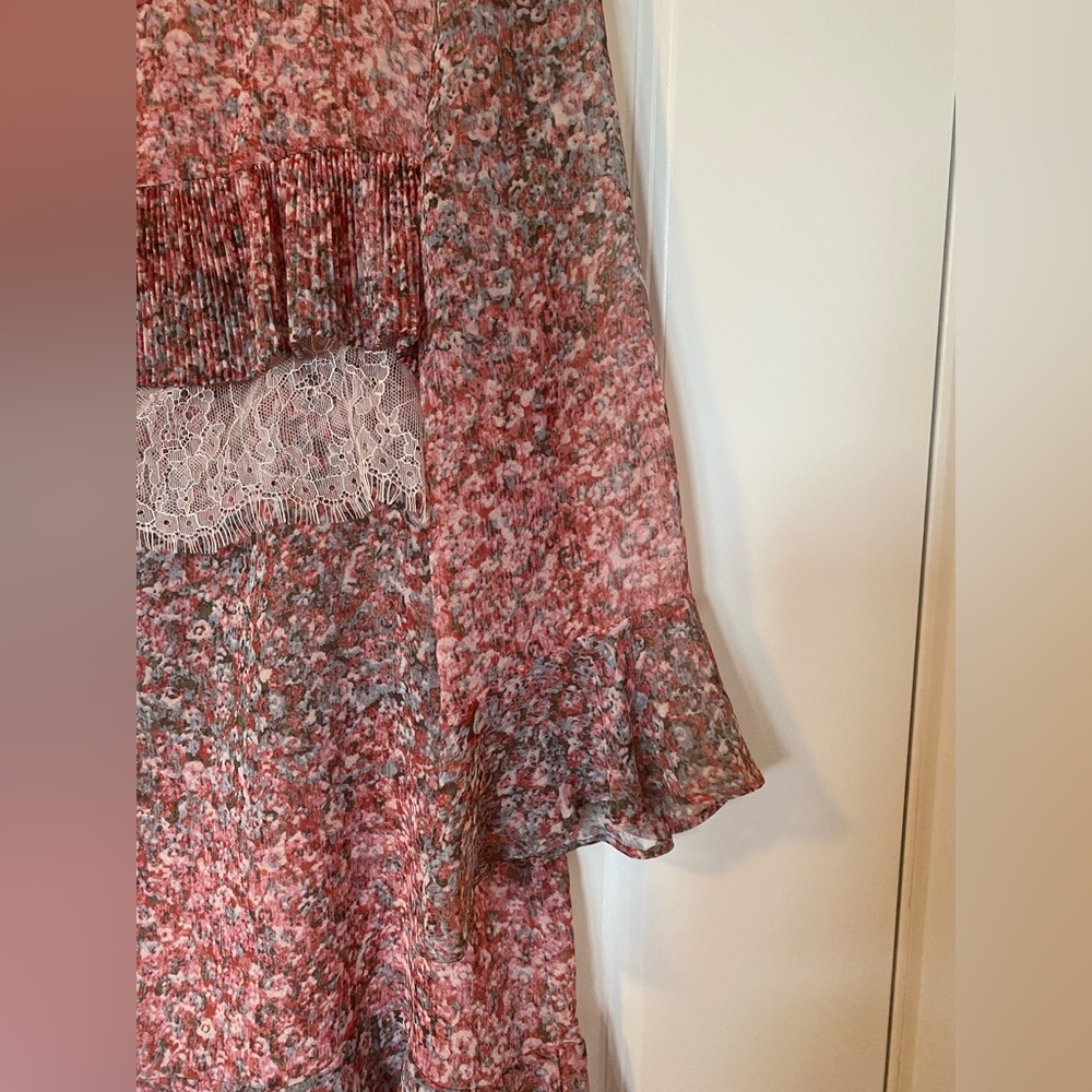 BCBGeneration Floral Ruffle Top - Picture 4 of 8